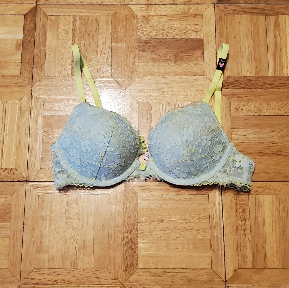 Victoria's Secret Bra size 32B
